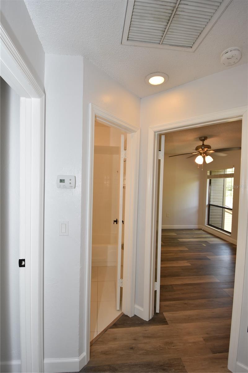 Image 21 of 30 For 4 Southbury Court 4