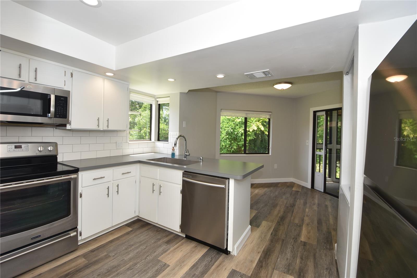 Image 6 of 30 For 4 Southbury Court 4