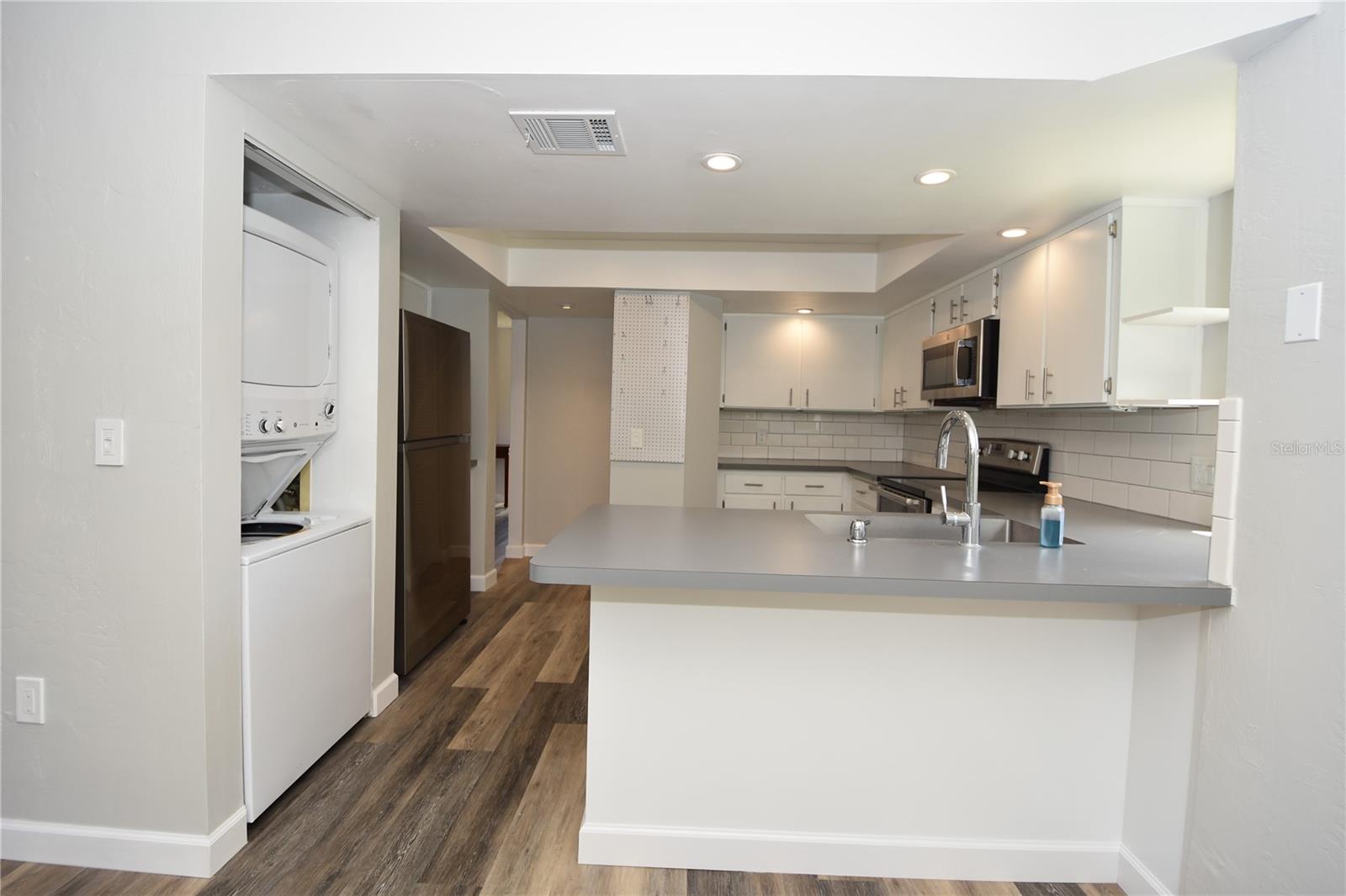 Image 7 of 30 For 4 Southbury Court 4