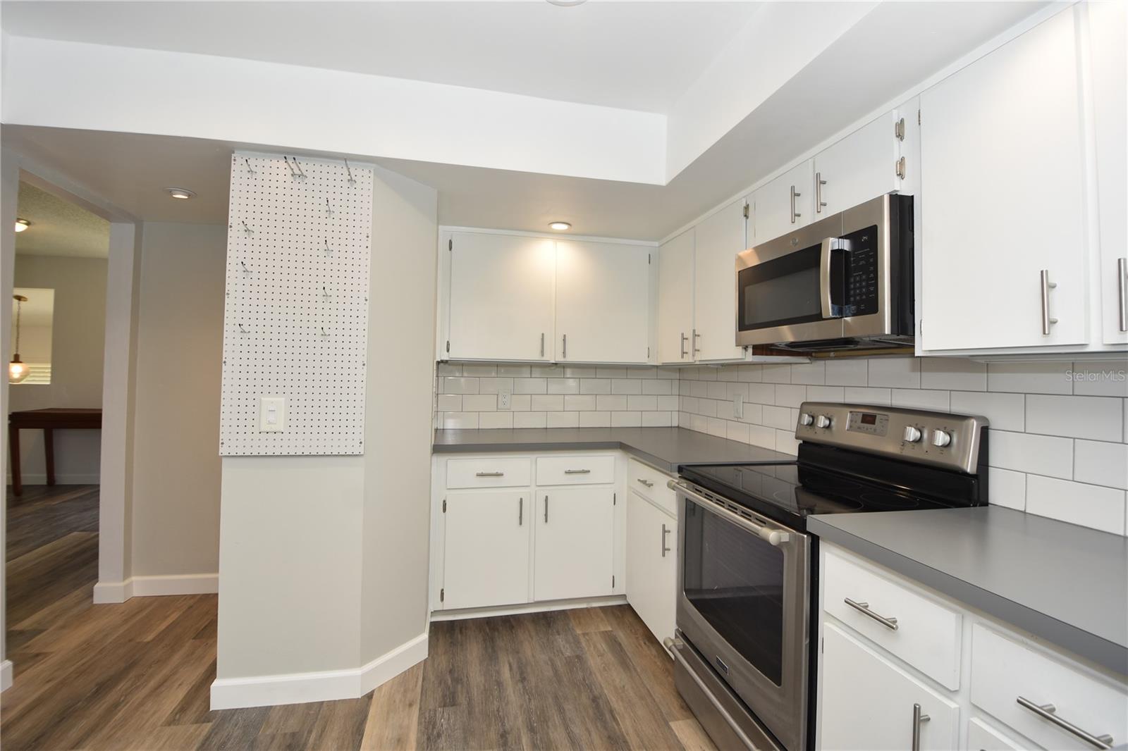 Image 9 of 30 For 4 Southbury Court 4