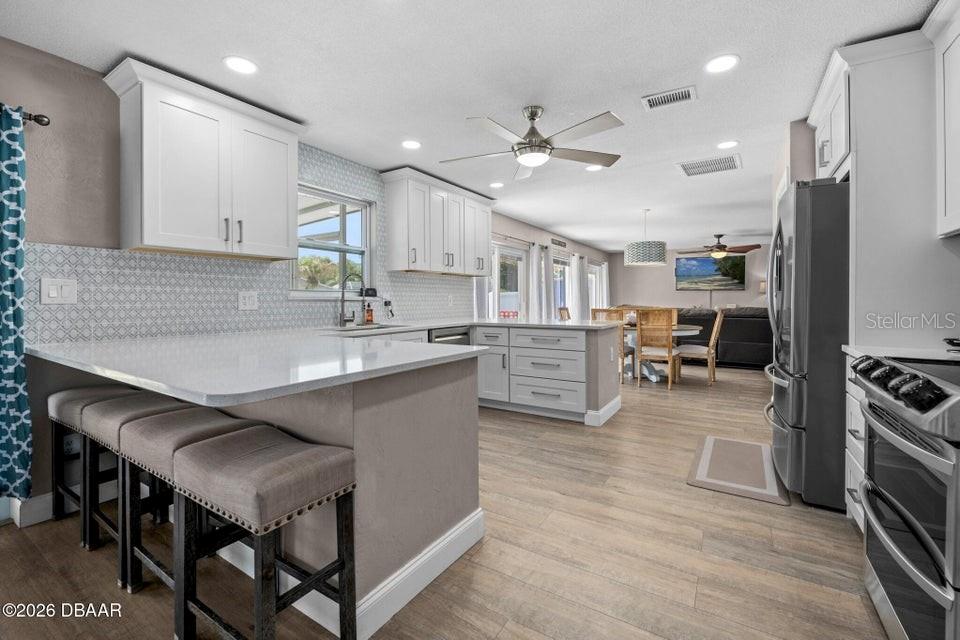 Image 21 of 72 For 18 Tomoka Oaks Boulevard