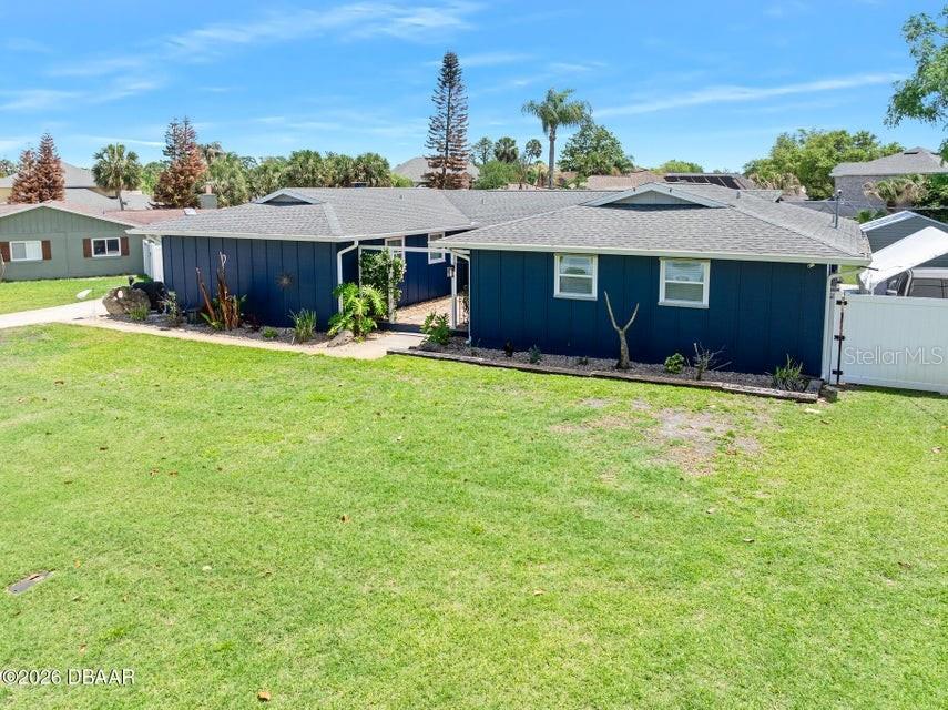 Image 3 of 72 For 18 Tomoka Oaks Boulevard
