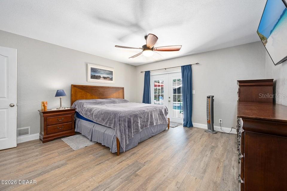 Image 32 of 72 For 18 Tomoka Oaks Boulevard