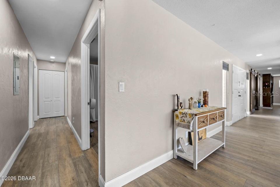 Image 37 of 72 For 18 Tomoka Oaks Boulevard