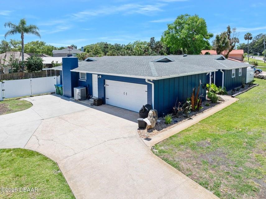 Image 4 of 72 For 18 Tomoka Oaks Boulevard