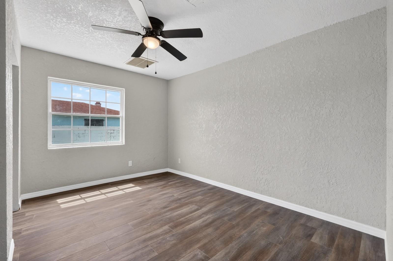Image 17 of 47 For 1027 Bel Aire Drive
