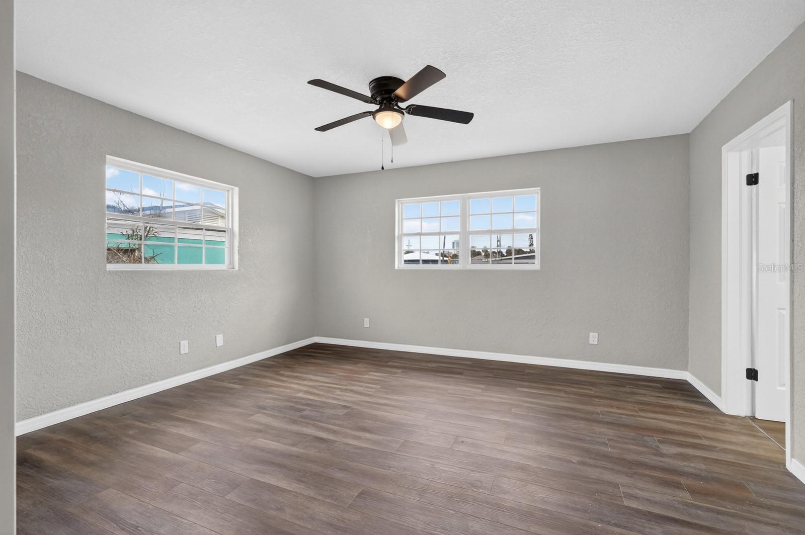 Image 18 of 47 For 1027 Bel Aire Drive