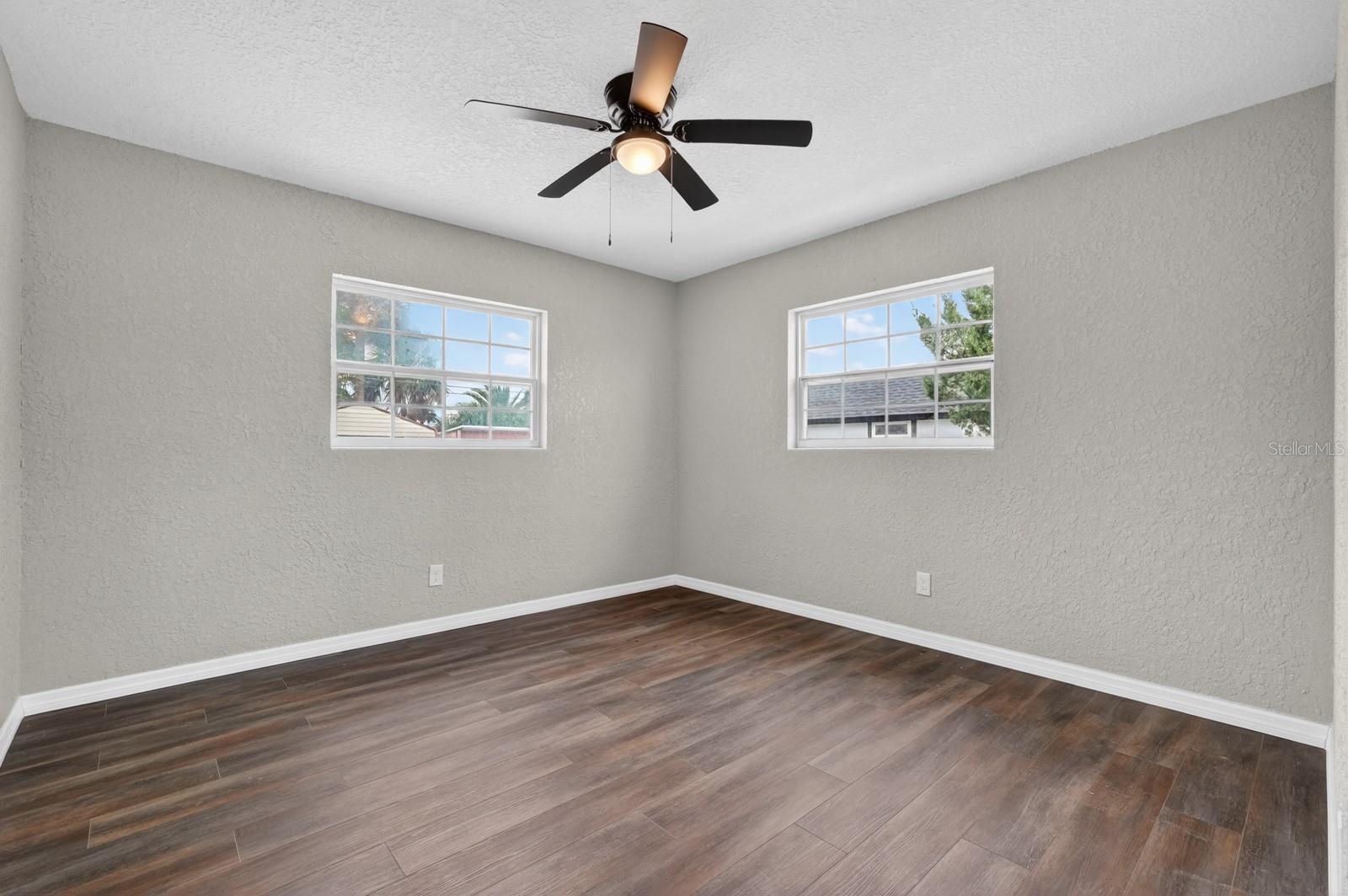 Image 22 of 47 For 1027 Bel Aire Drive