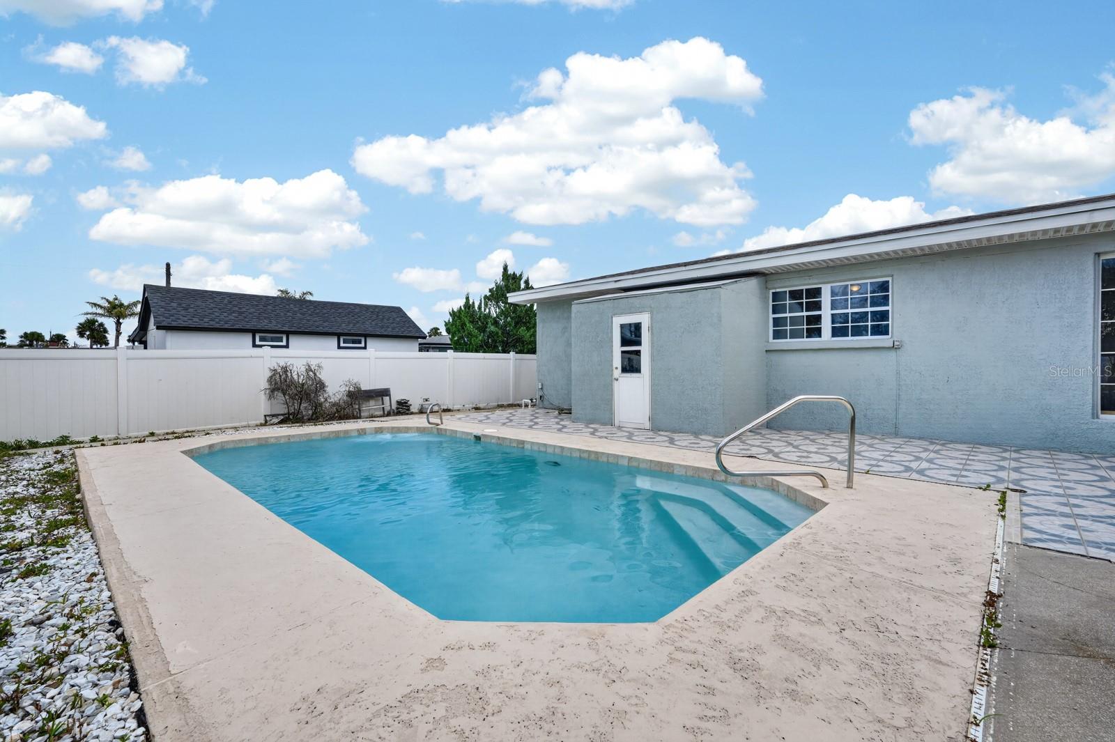 Image 32 of 47 For 1027 Bel Aire Drive
