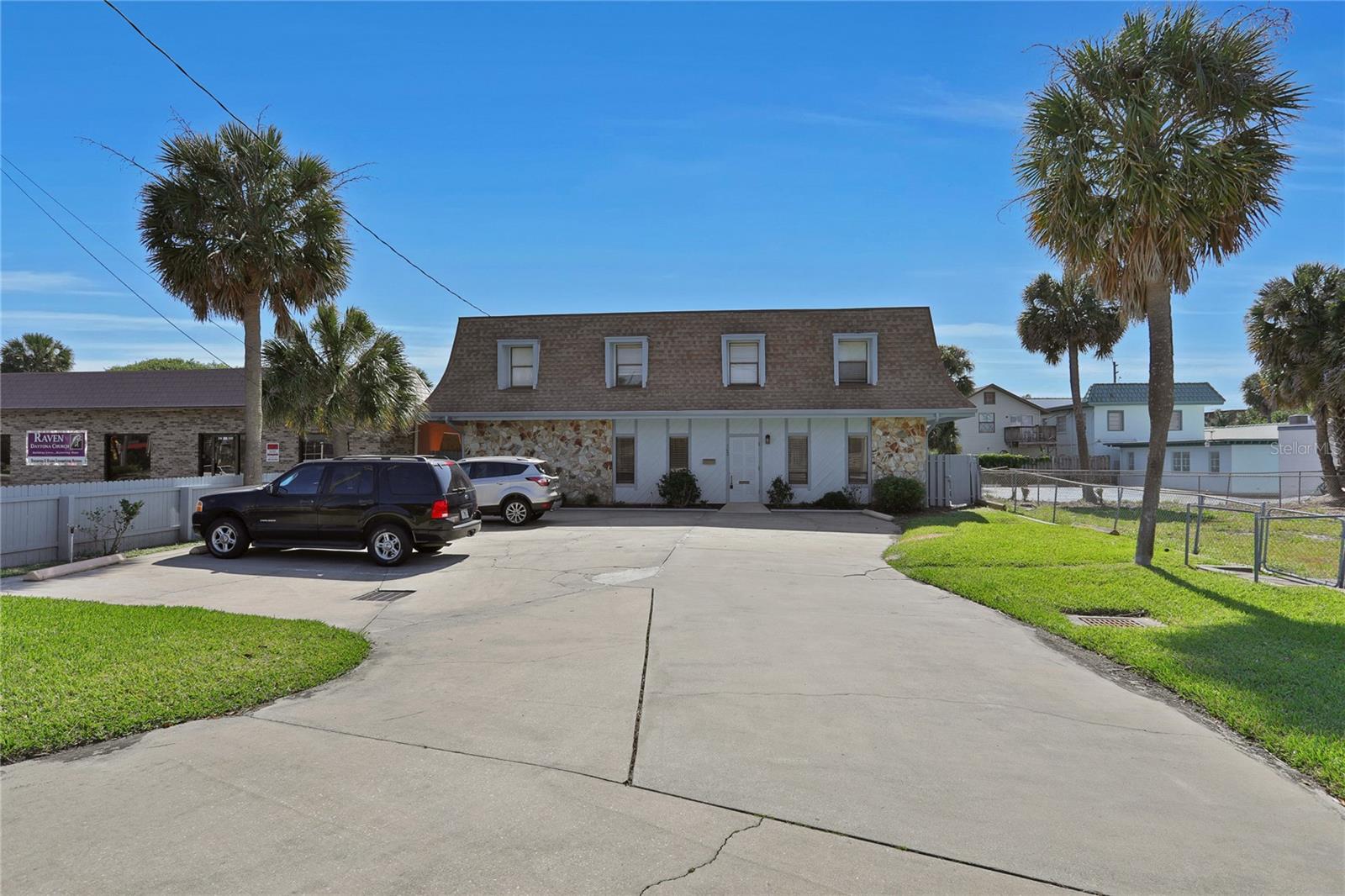 Image 4 of 54 For 162 Peninsula Drive