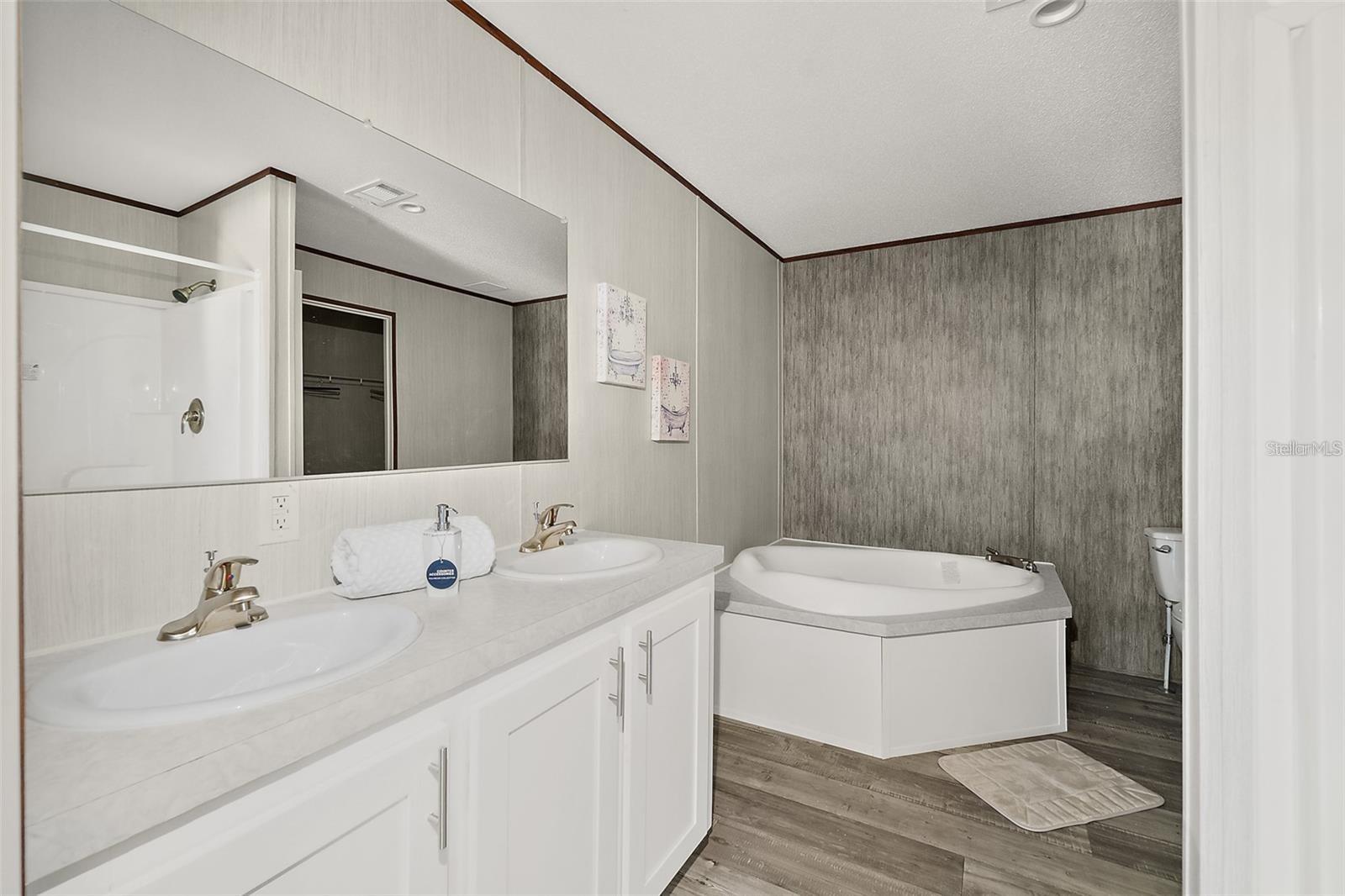 Image 24 of 28 For 2898 Orange Blossom Street
