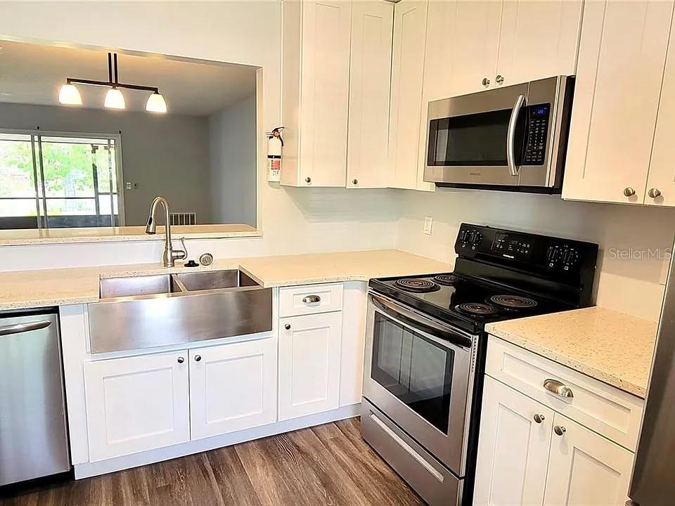 Image 2 of 12 For 48 Kings Colony Court 48