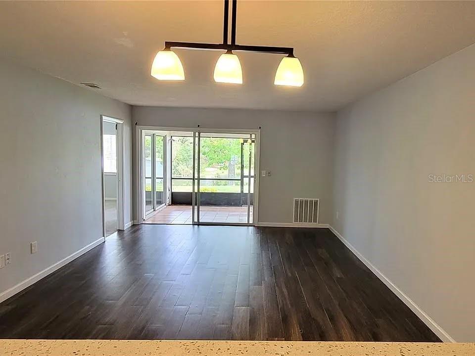 Image 5 of 12 For 48 Kings Colony Court 48
