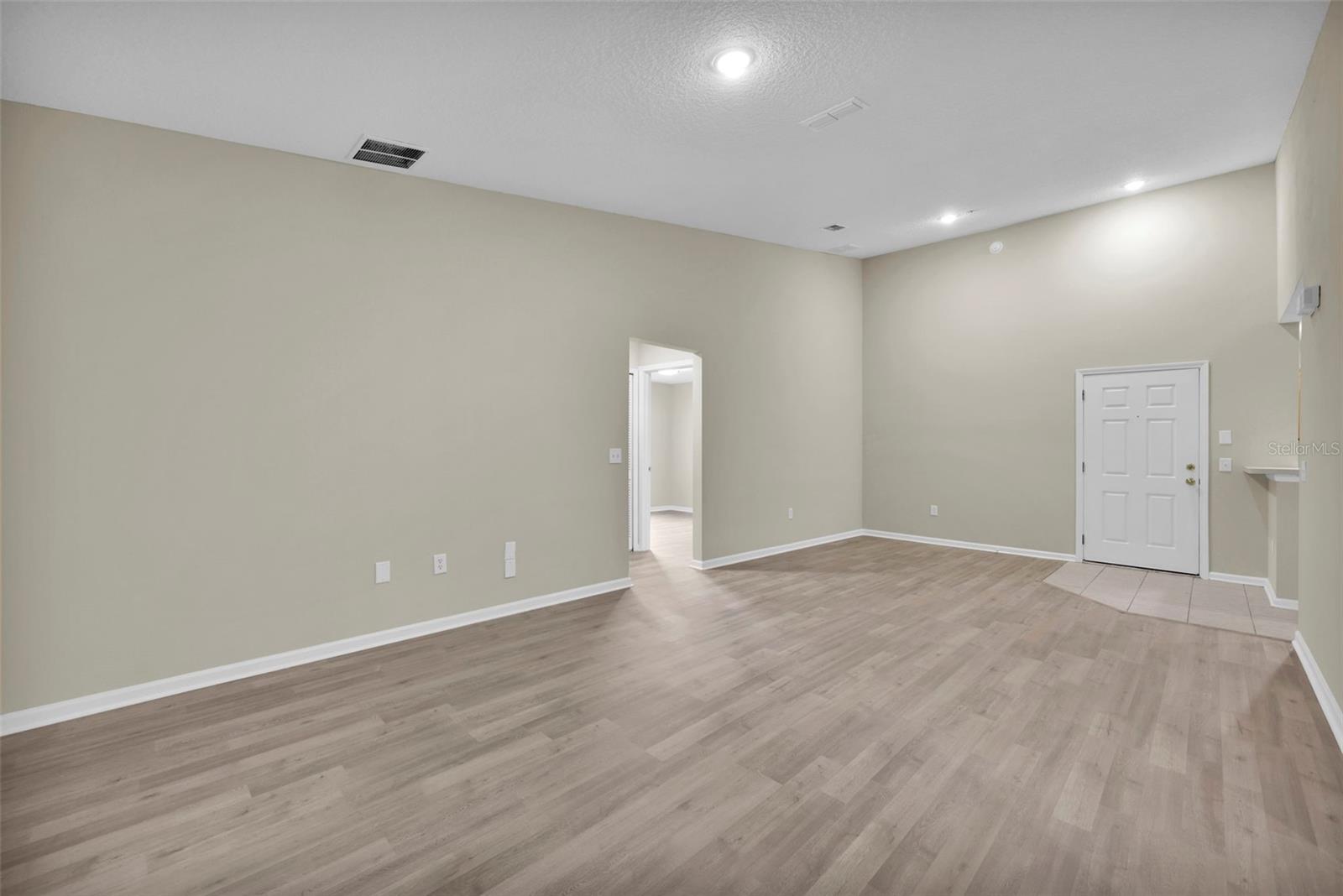 Image 17 of 44 For 6111 Maggies Circle 110