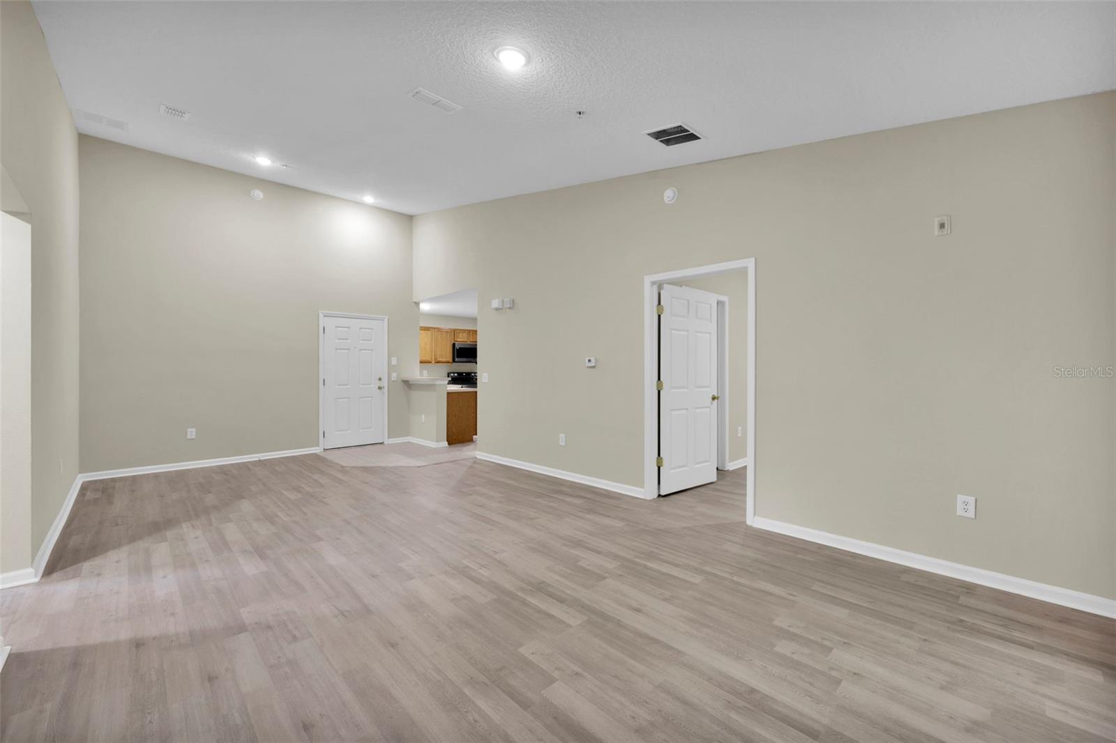Image 19 of 44 For 6111 Maggies Circle 110