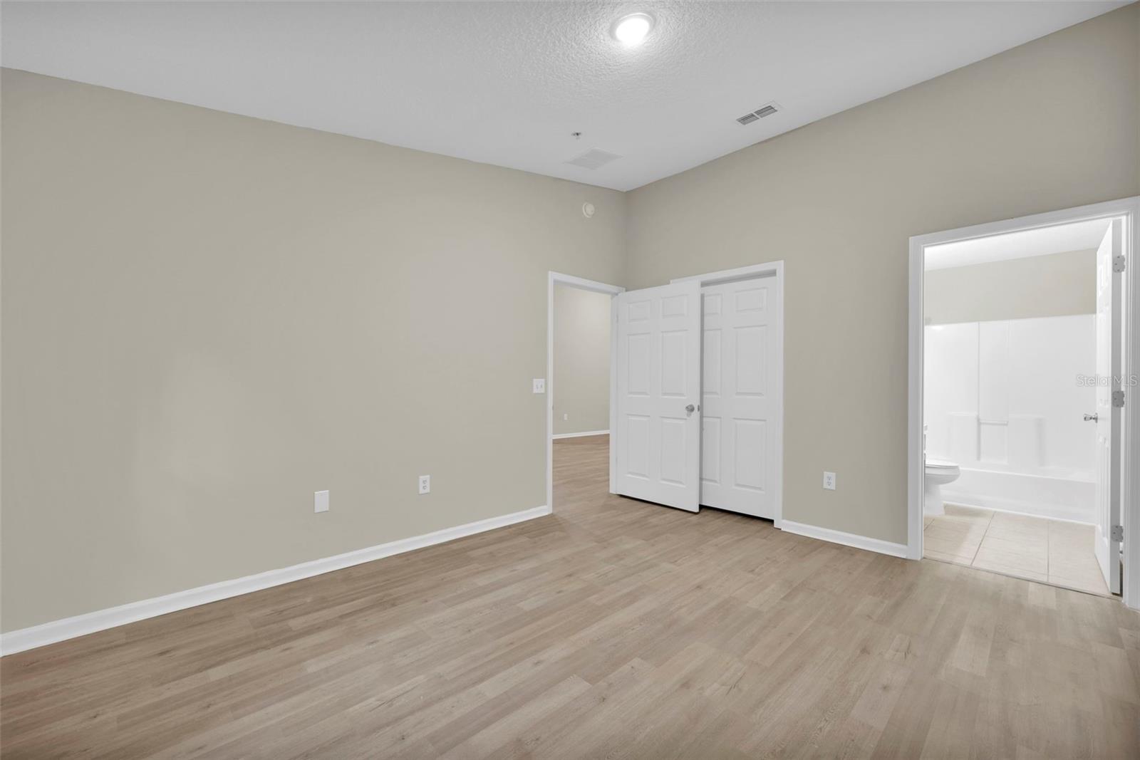 Image 21 of 44 For 6111 Maggies Circle 110