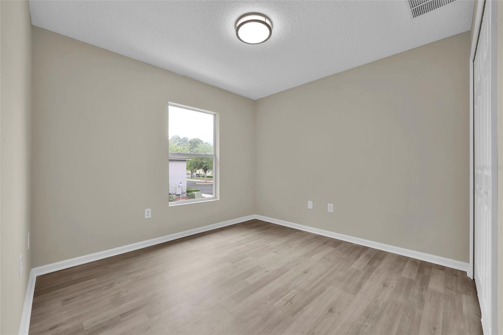 Image 23 of 44 For 6111 Maggies Circle 110