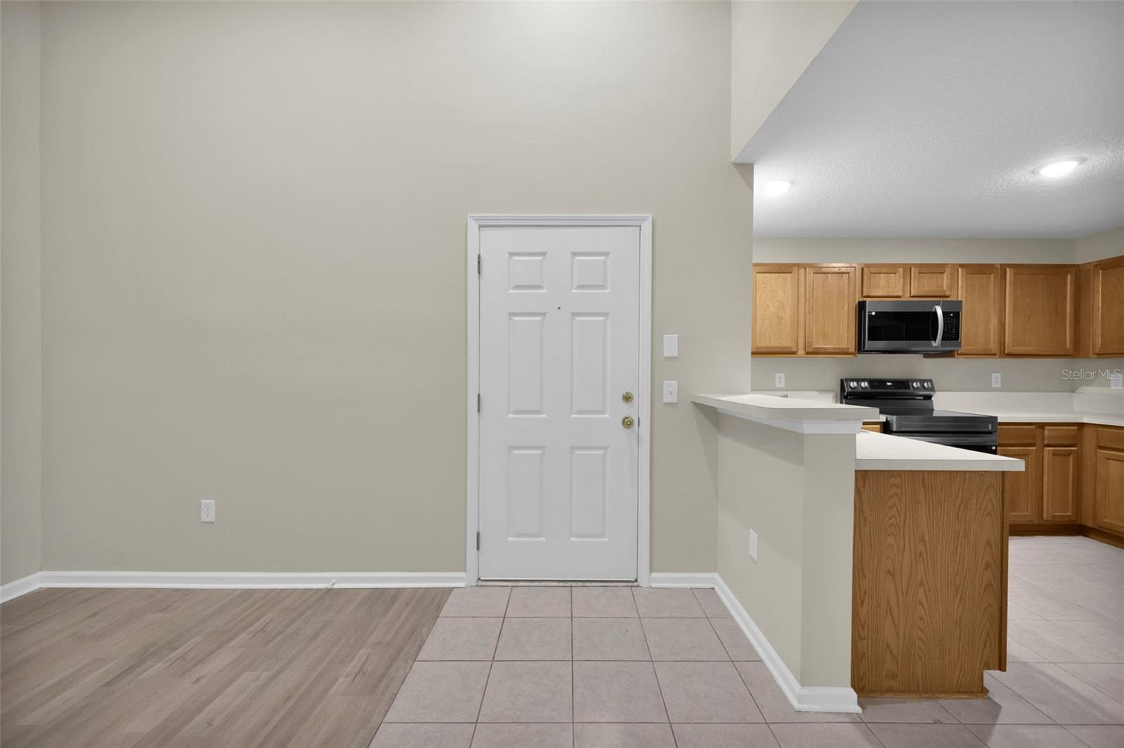Image 4 of 44 For 6111 Maggies Circle 110