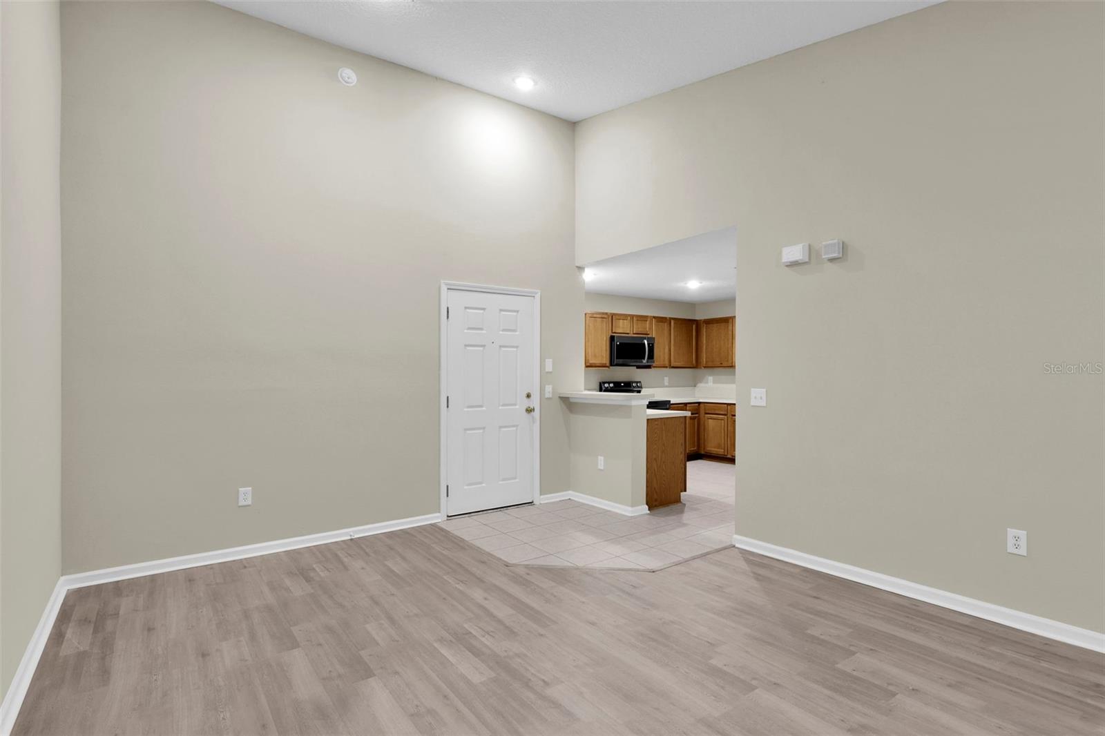 Image 5 of 44 For 6111 Maggies Circle 110
