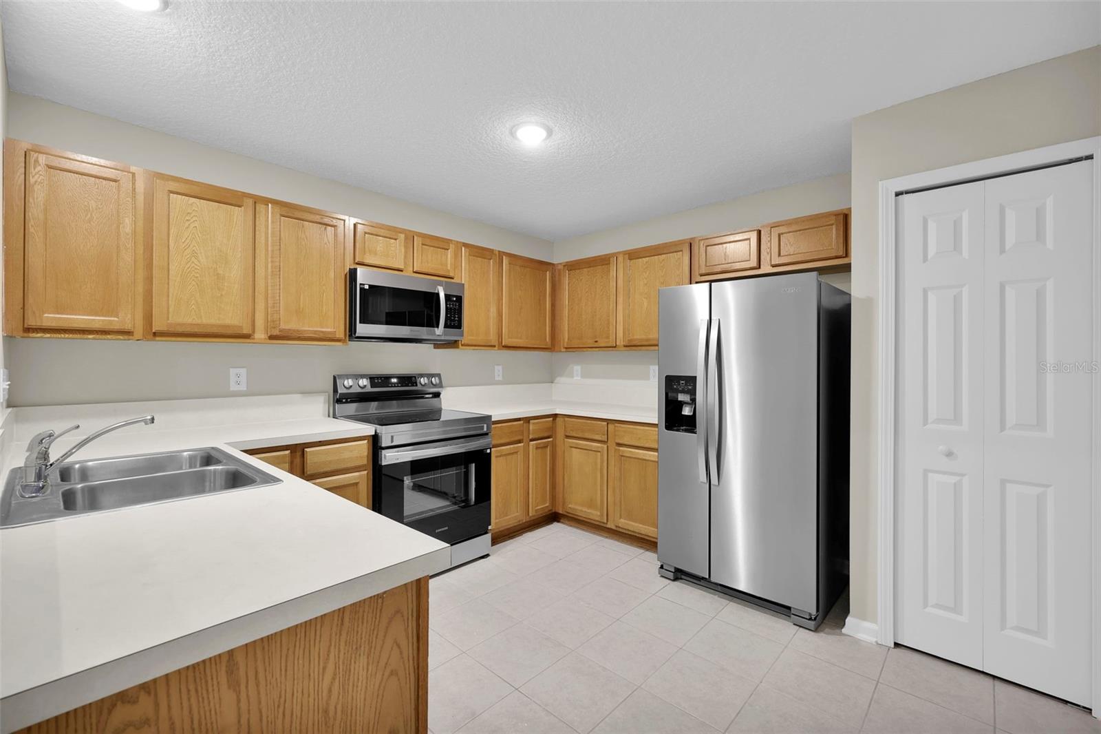 Image 8 of 44 For 6111 Maggies Circle 110