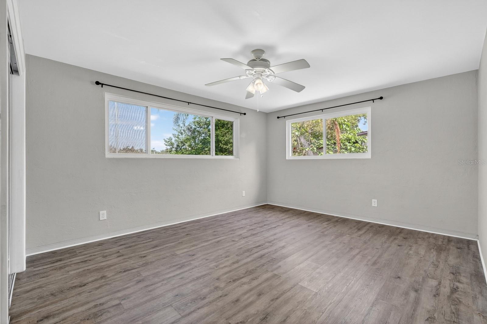 Image 11 of 27 For 353 Chardon Road