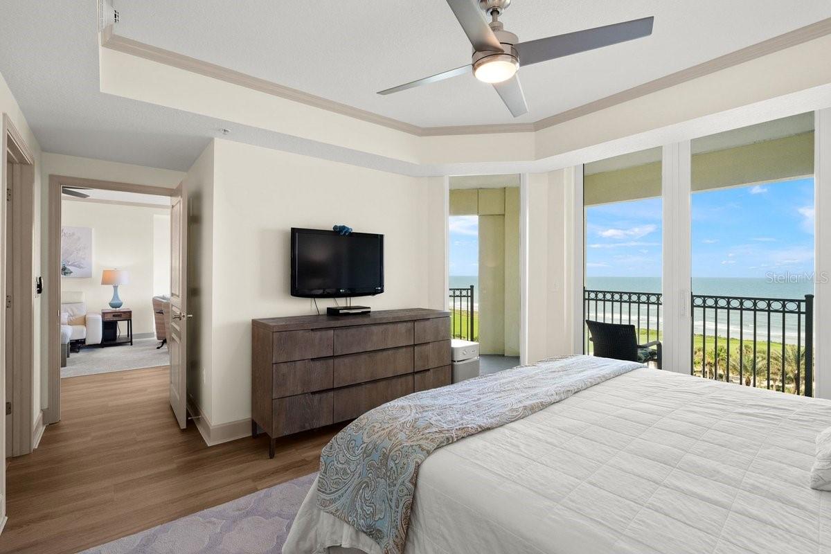 Image 18 of 49 For 200 Ocean Crest Drive 713