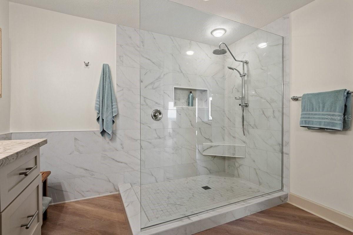Image 20 of 49 For 200 Ocean Crest Drive 713