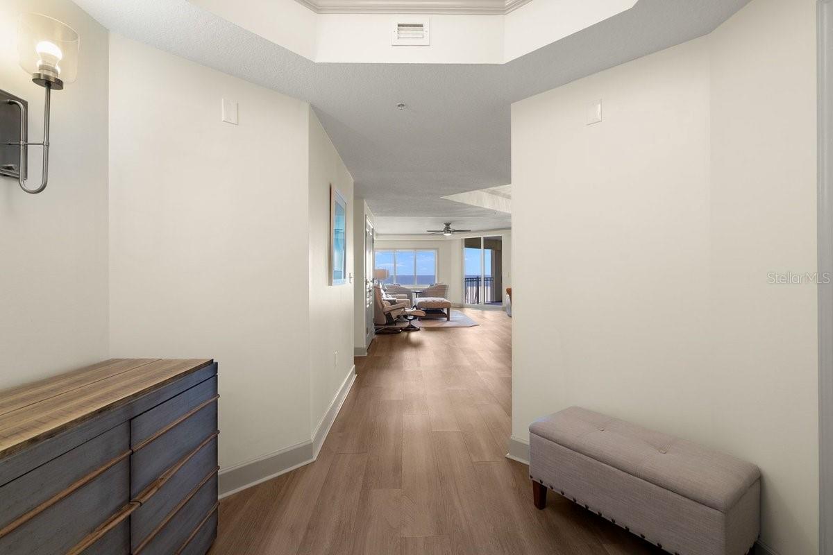 Image 5 of 49 For 200 Ocean Crest Drive 713