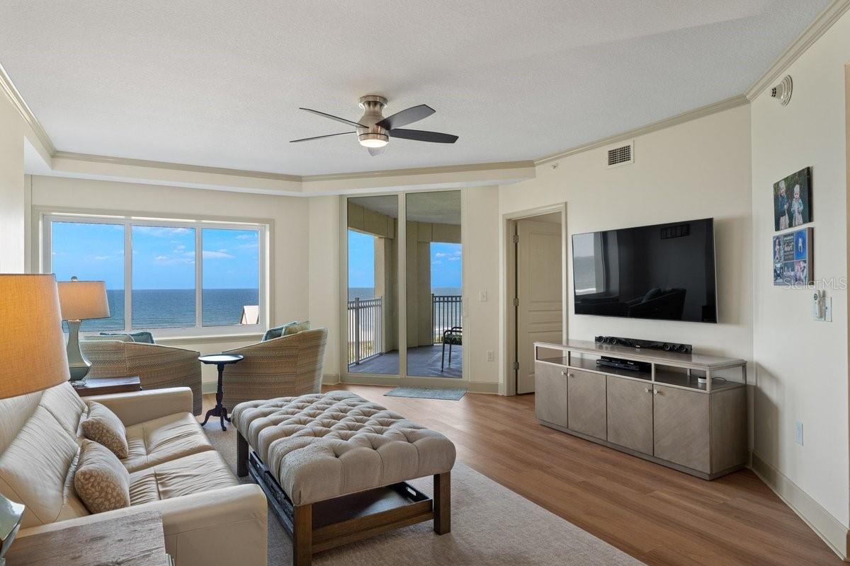 Image 7 of 49 For 200 Ocean Crest Drive 713