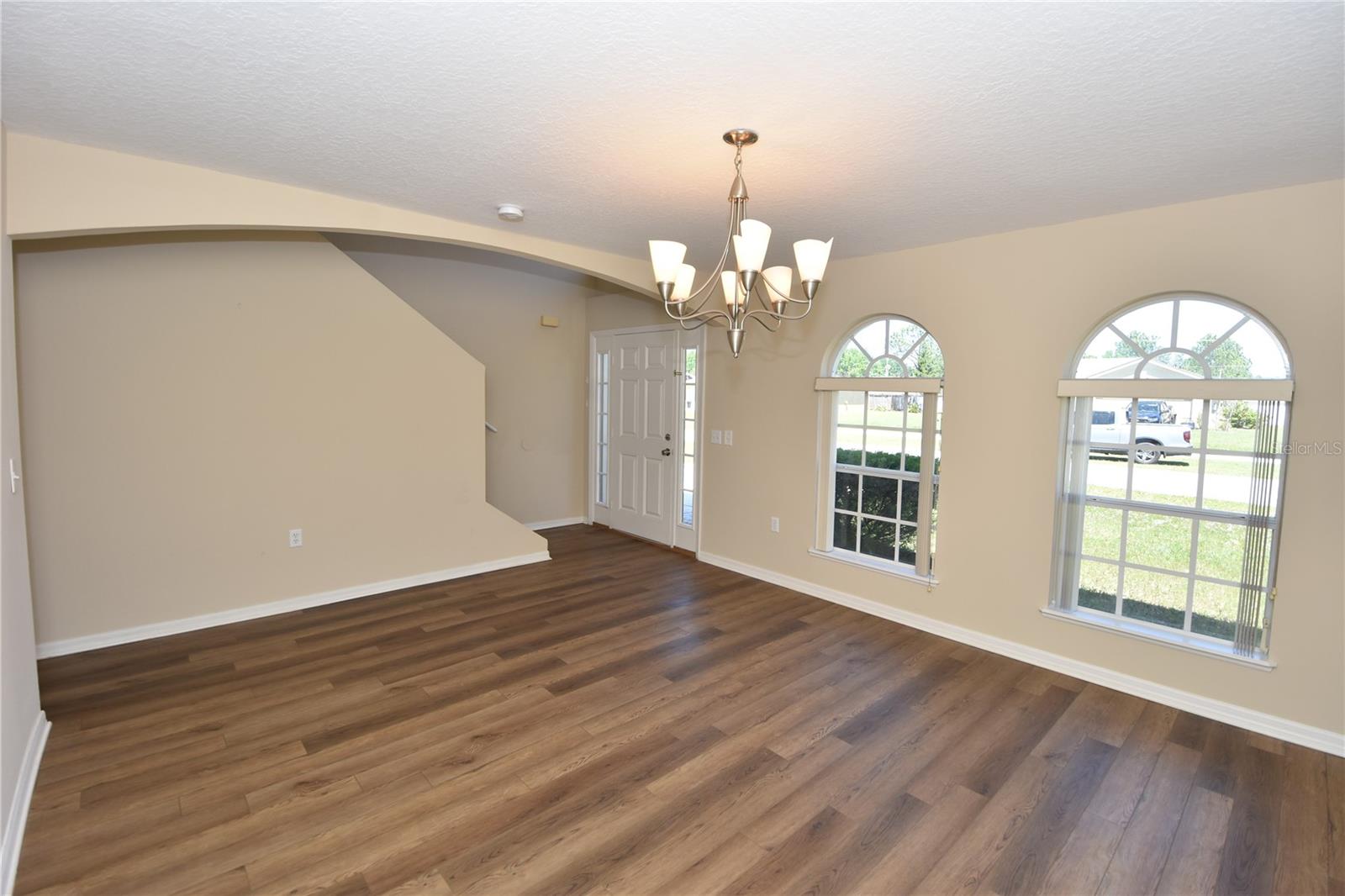 Image 4 of 41 For 37 Buttermill Drive