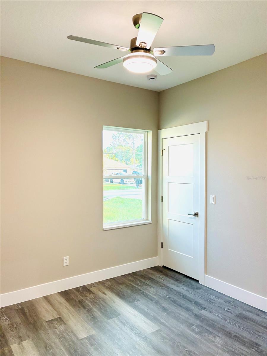 Image 11 of 30 For 4 Sleigh Bell Place B