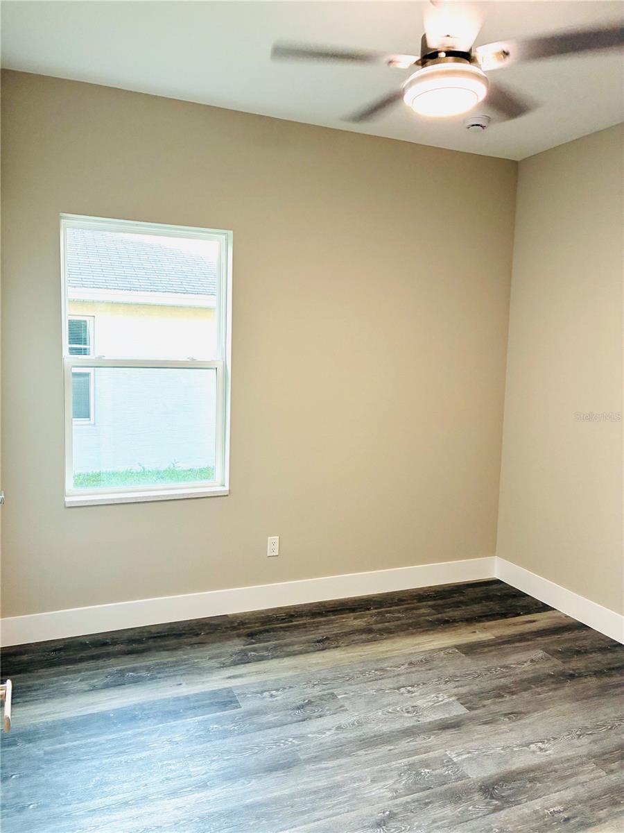Image 12 of 30 For 4 Sleigh Bell Place B