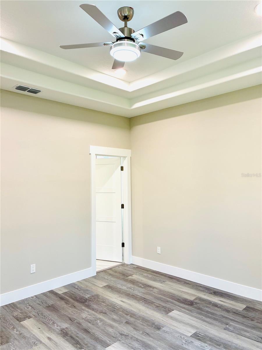 Image 19 of 30 For 4 Sleigh Bell Place B
