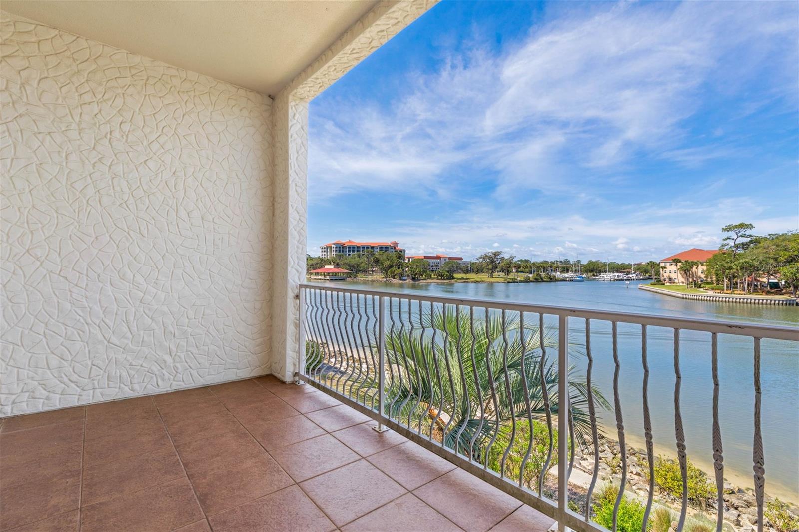 Image 36 of 92 For 224 Yacht Harbor Drive