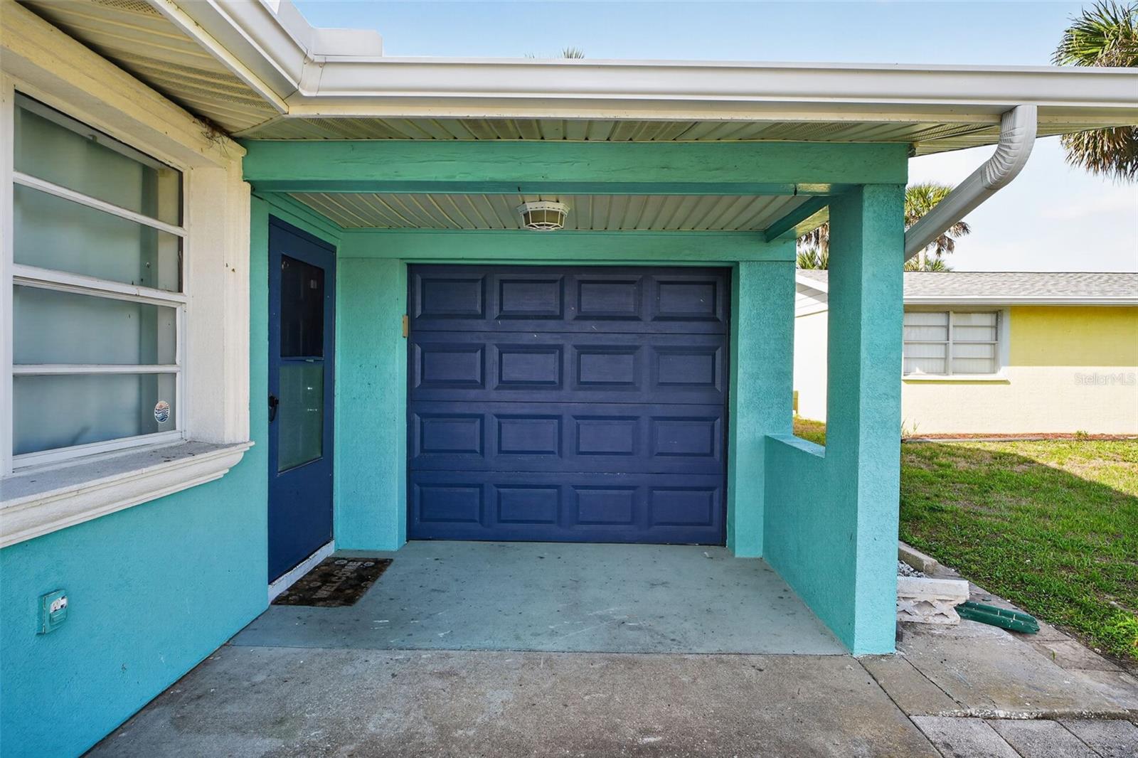 Image 11 of 46 For 8 Poinsettia Drive