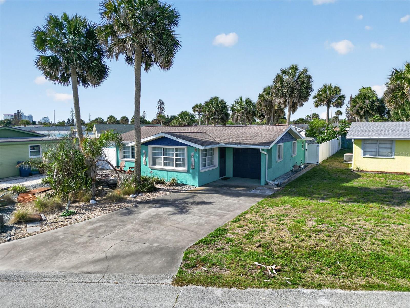 Image 2 of 46 For 8 Poinsettia Drive