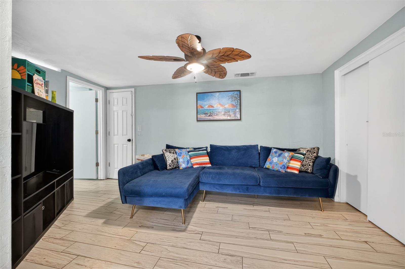 Image 20 of 46 For 8 Poinsettia Drive