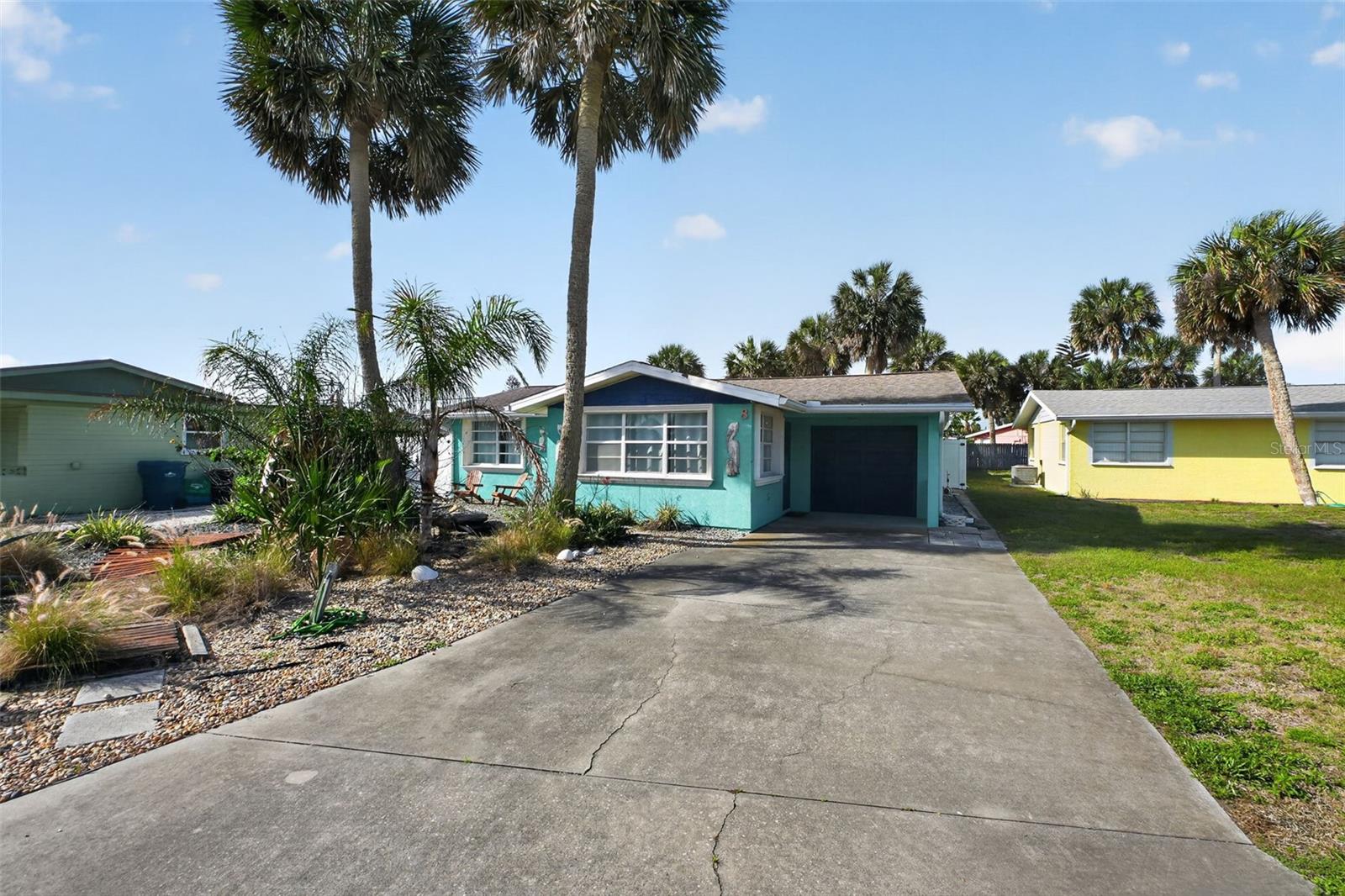 Image 6 of 46 For 8 Poinsettia Drive