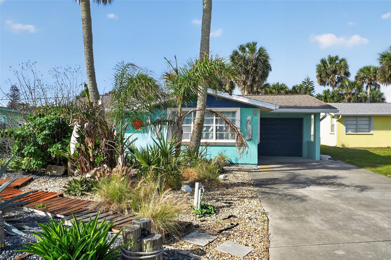 Image 9 of 46 For 8 Poinsettia Drive
