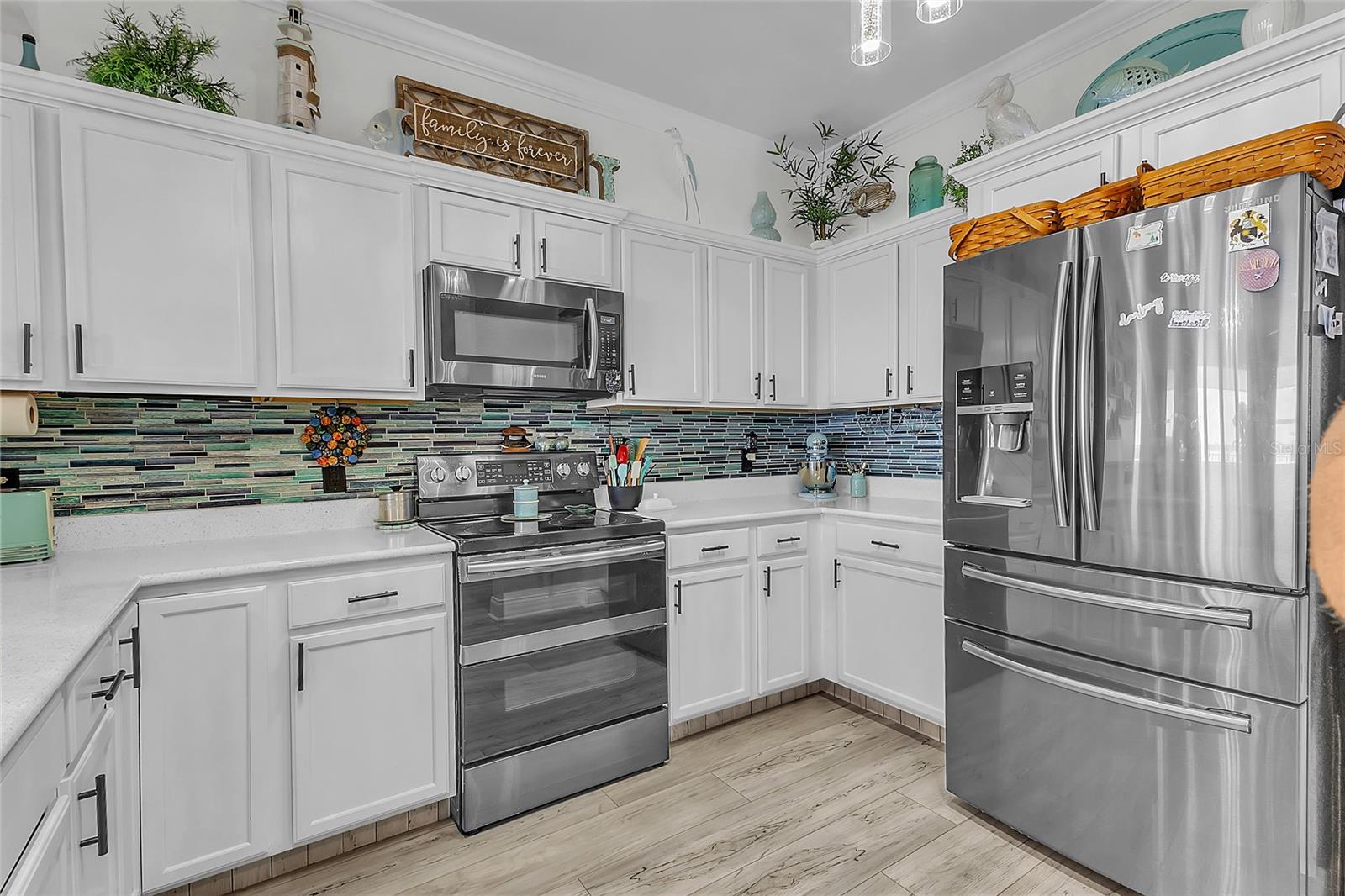 Image 11 of 53 For 2801 Ridgewood Avenue 502