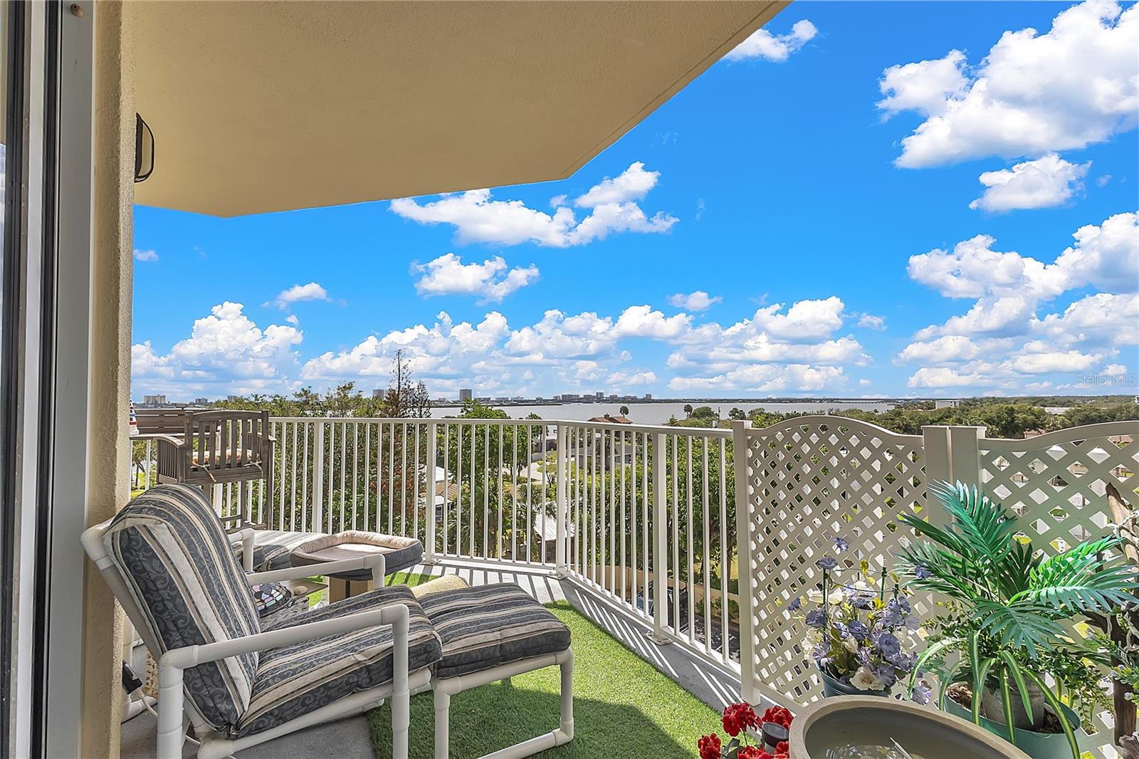 Image 22 of 53 For 2801 Ridgewood Avenue 502