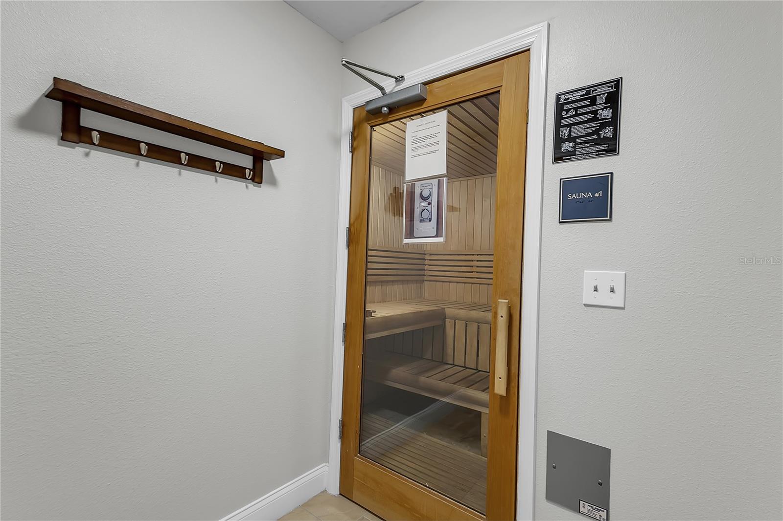Image 38 of 53 For 2801 Ridgewood Avenue 502