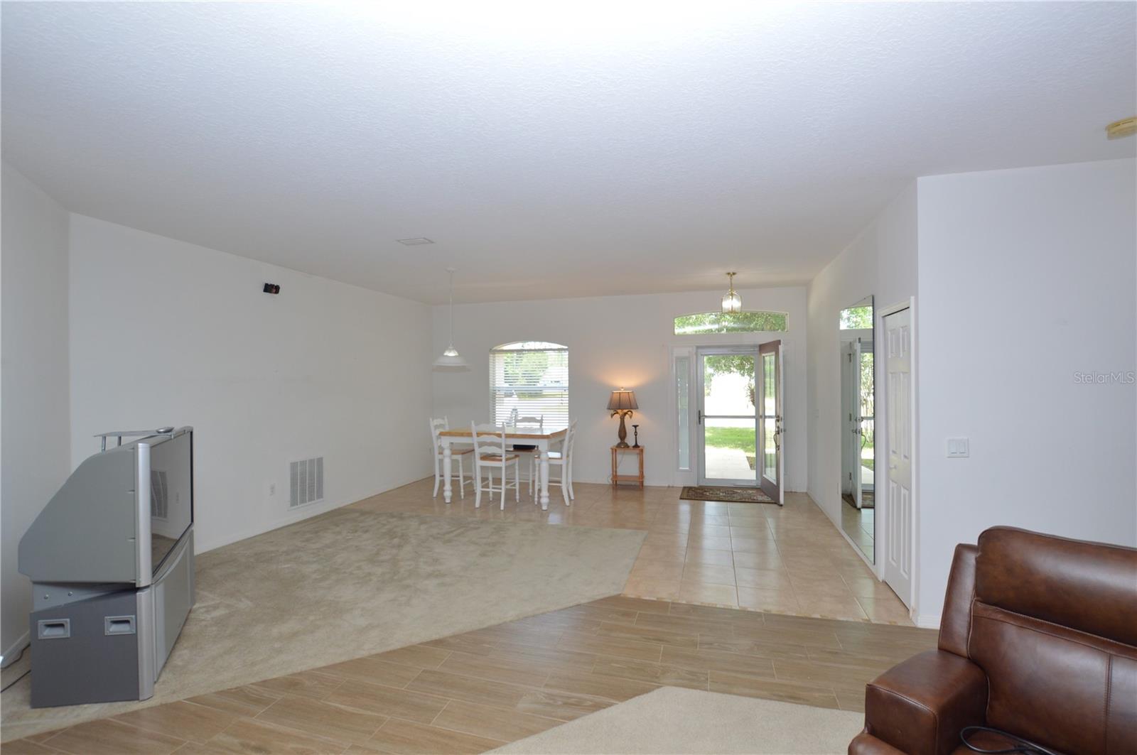 Image 11 of 25 For 67 Richmond Drive