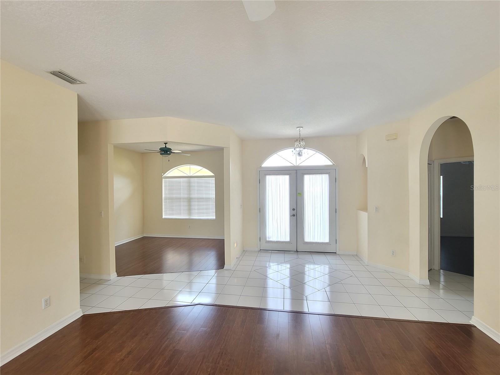 Image 4 of 22 For 165 Frontier Drive