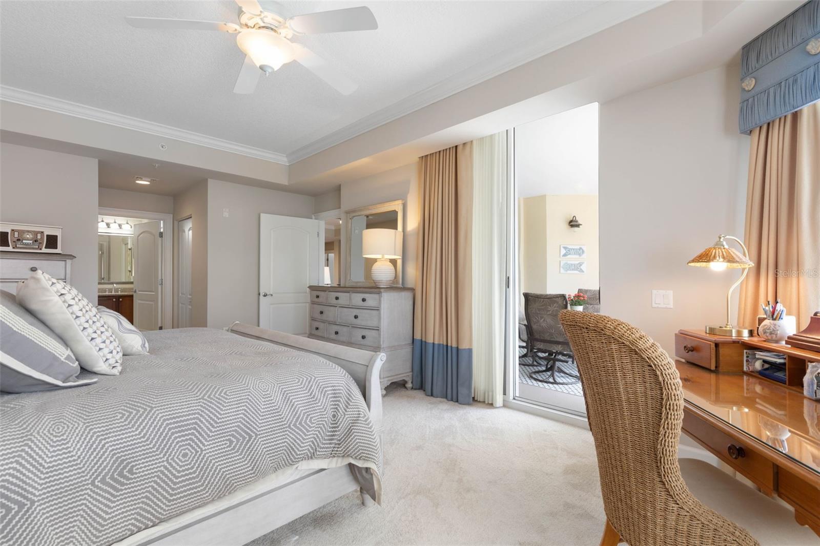 Image 31 of 74 For 102 Yacht Harbor Drive 371