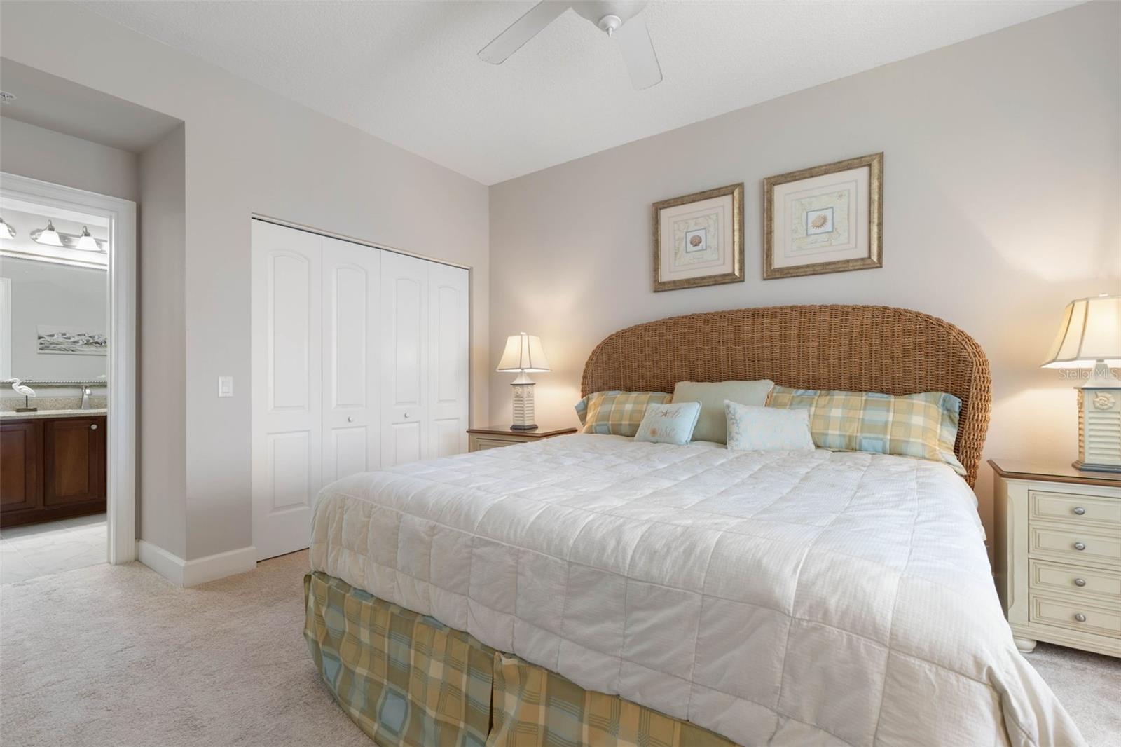 Image 35 of 74 For 102 Yacht Harbor Drive 371