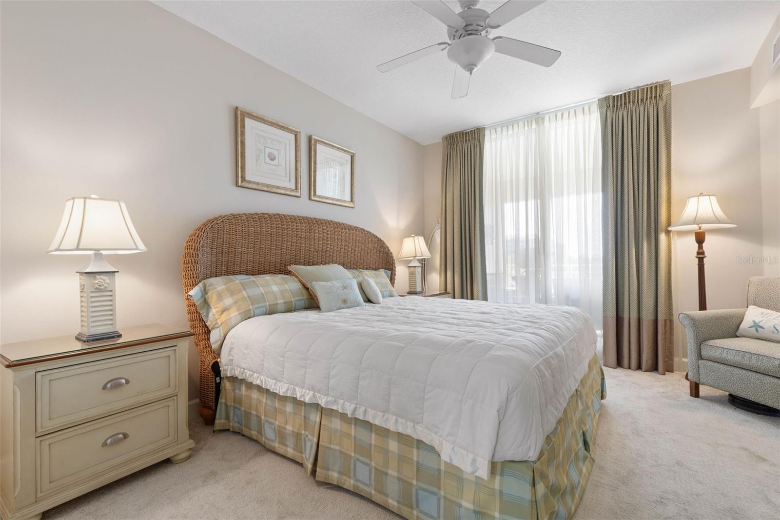 Image 36 of 74 For 102 Yacht Harbor Drive 371