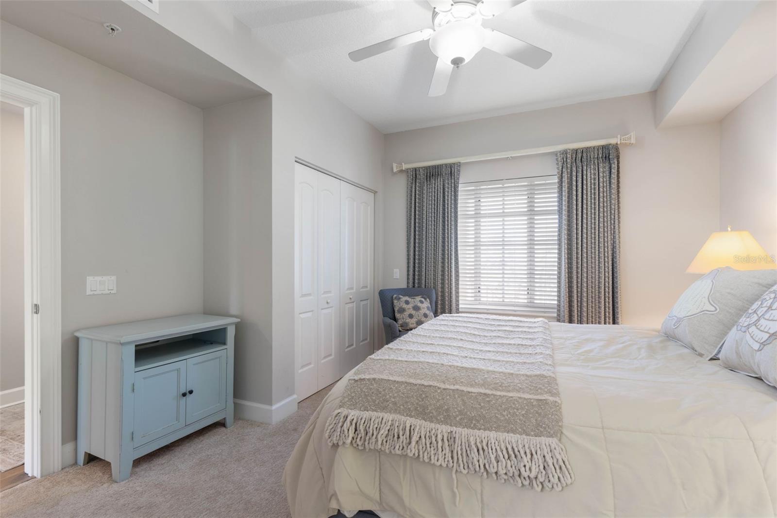 Image 40 of 74 For 102 Yacht Harbor Drive 371