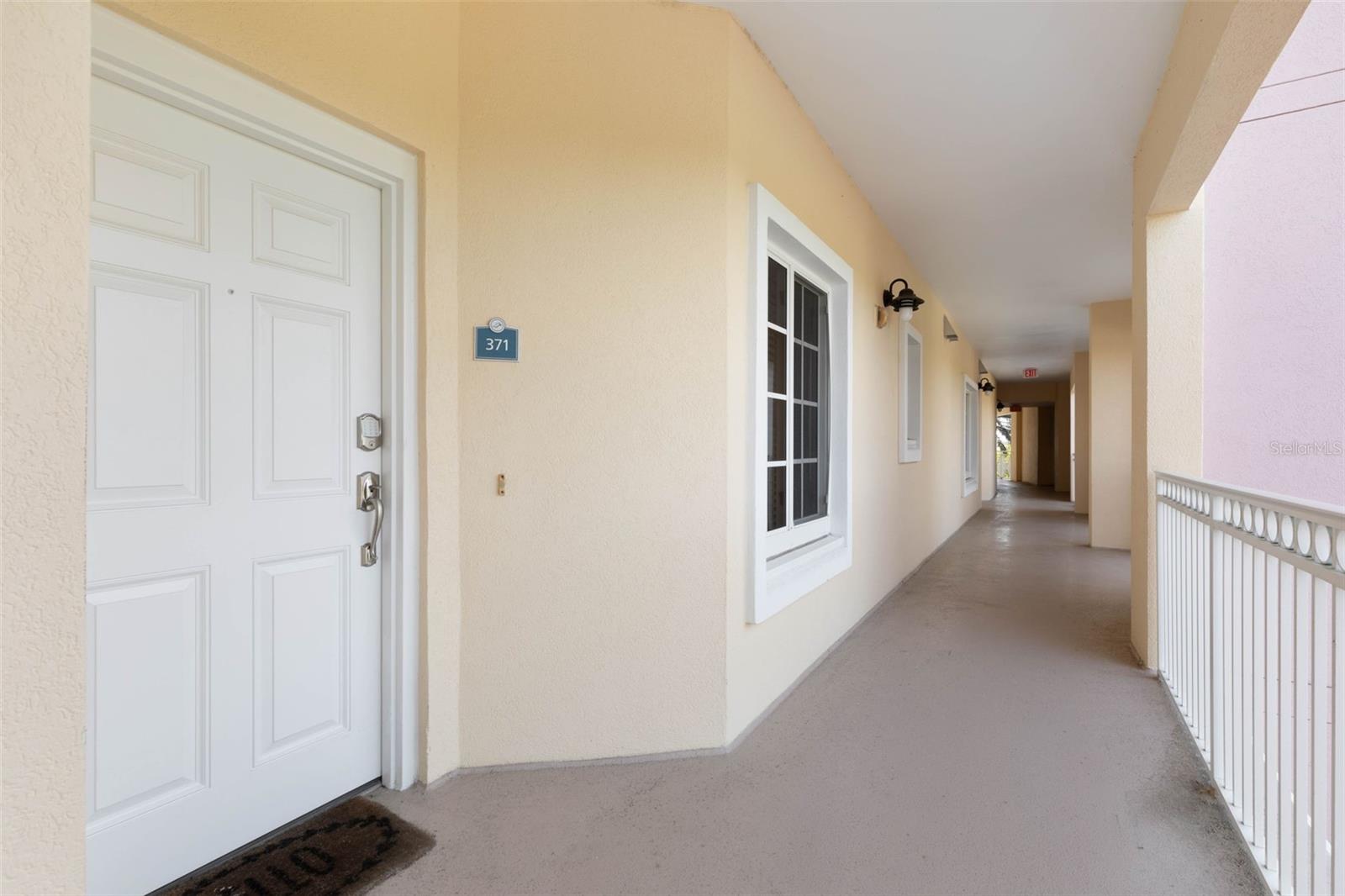 Image 6 of 74 For 102 Yacht Harbor Drive 371
