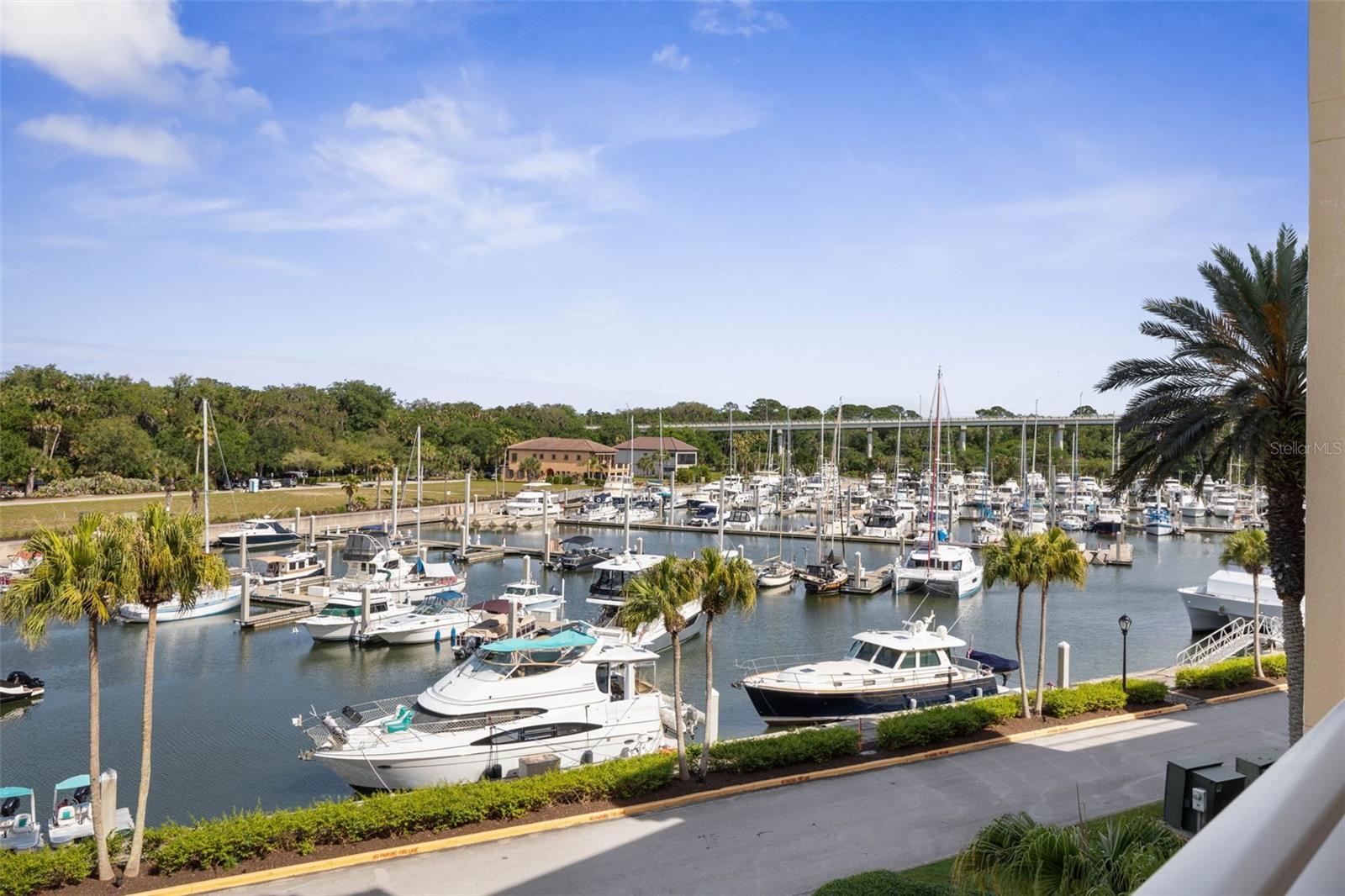 Image 7 of 74 For 102 Yacht Harbor Drive 371
